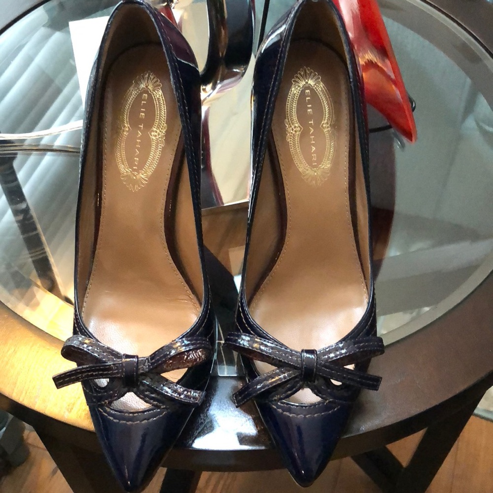 EUC ELIE TAHARI SHOES